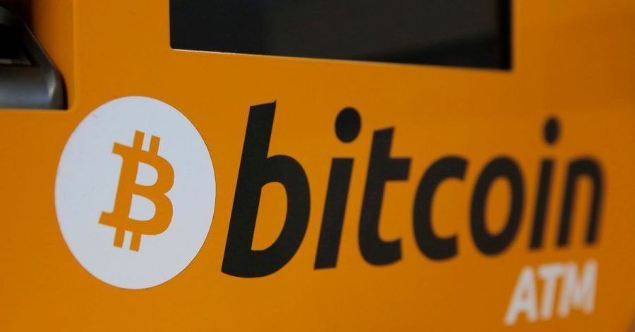 Der US-Elektroautobauer Tesla öffnet sich für digitale Währungen. Das verschafft Bitcoin und Dogecoin kräftige Kursgewinne.