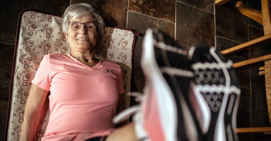 Erika Rischko hält sich fit - und ist inzwischen ein Turn-Internetstar.