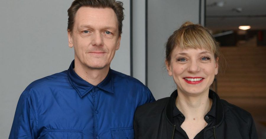 Thomas Oberender, Intendant der Berliner Festspiele, und Yvonne Büdenhölzer, Leiterin des Theatertreffens, im Haus der Kulturen der Welt.