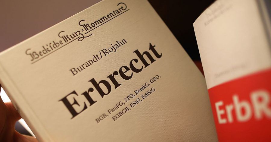 Nur mit Erbschein gilt man als legitimer Erbe. Der kann auch ohne Siegel gültig sein, wie ein Gerichtsurteil beweist.