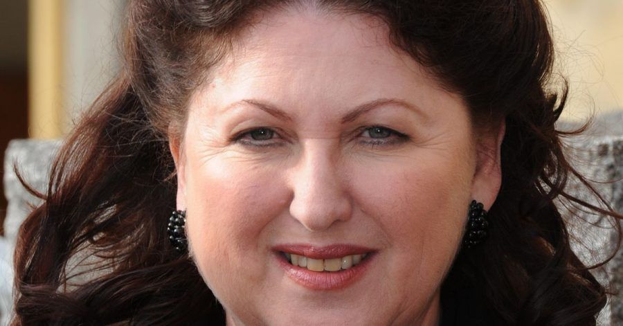 Die Schauspielerin Cleo Kretschmer erinnert sich an ihre Zeit als Berufsanfängerin.