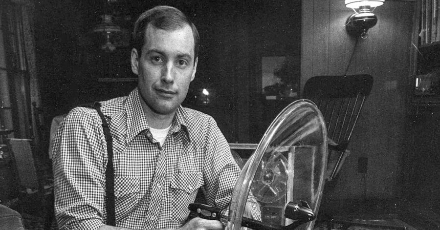 Ben Burtt, US-amerikanischer Tontechniker, mit alten Aufnahmegeräten .
