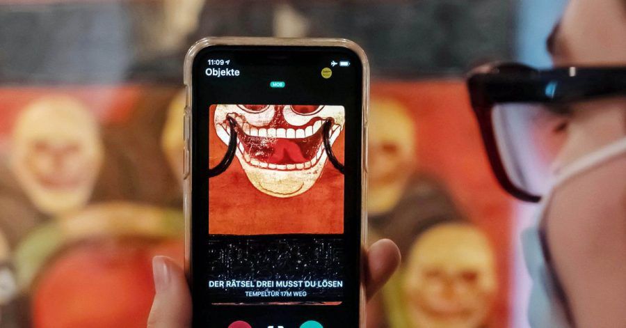 Im Badischen Landesmuseum sollen Besucher mittels einer App Kontakt zu Ausstellungsobjekten aufbauen.
