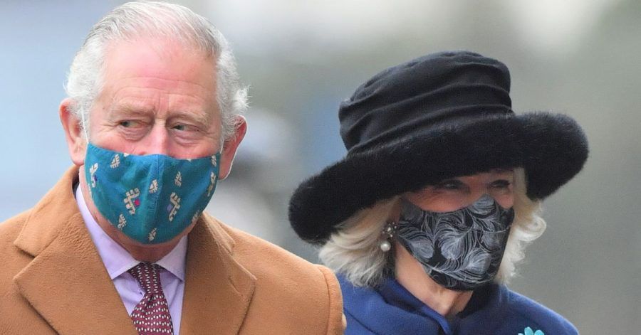 Der britische Prinz Charles, Prinz von Wales, und seine Frau Camilla, Herzogin von Cornwall, haben sich pieksen lassen.
