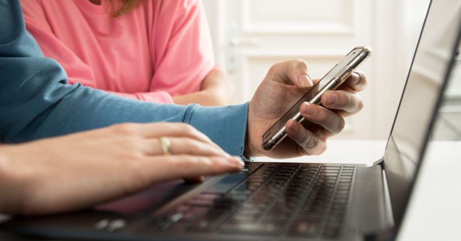 Online nach Schulen suchen? Gar nicht so einfach. Am besten ist es, sich vorab eine Liste mit konkreten Punkten aufzuschreiben.