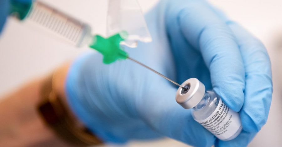 Noch schützen die zugelassenen Impfstoffe zumindest vor schweren Covid-19-Verläufen. Sollten sie künftig angepasst werden müssen, könnte das insbesondere bei den mRNA-Vakzinen schnell gehen.