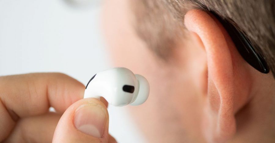 Die hier sind echt: Wer bei vertrauenswürdigen Händlern kauft, kann sich ziemlich sicher sein, echte Airpods Pro in den Fingern zu halten.