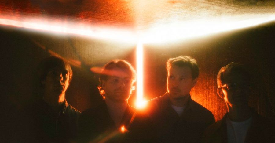 Django Django leuchten im Dunkeln.