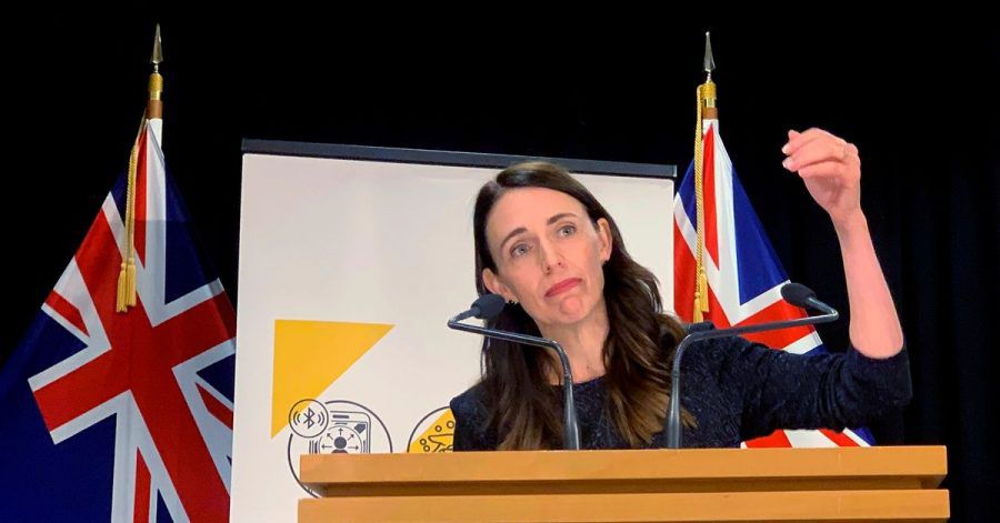 Jacinda Ardern, Premierministerin von Neuseeland, spricht mit den Medien.