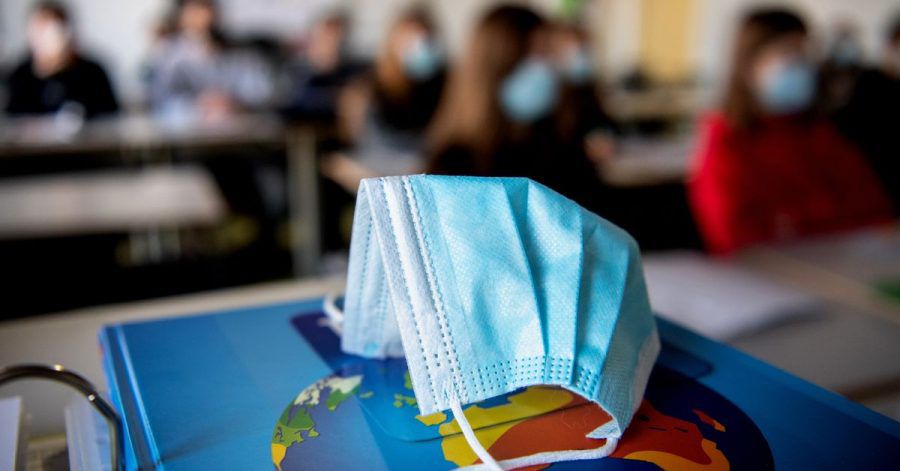 Wenn in einigen Bundesländern die Schulen schrittweise wieder öffnen, besteht für die Schülerinnen und Schüler zum Schutz vor dem Coronavirus oft auch Maskenpflicht.