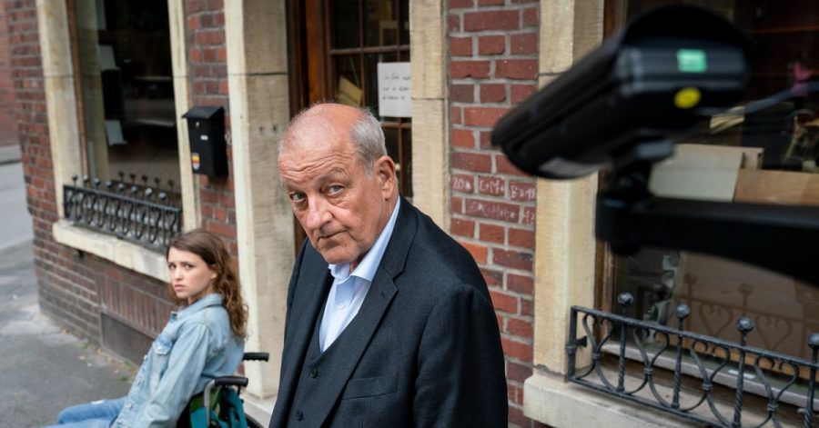 Wilsberg (Leonard Lansink) ermittelt wieder.