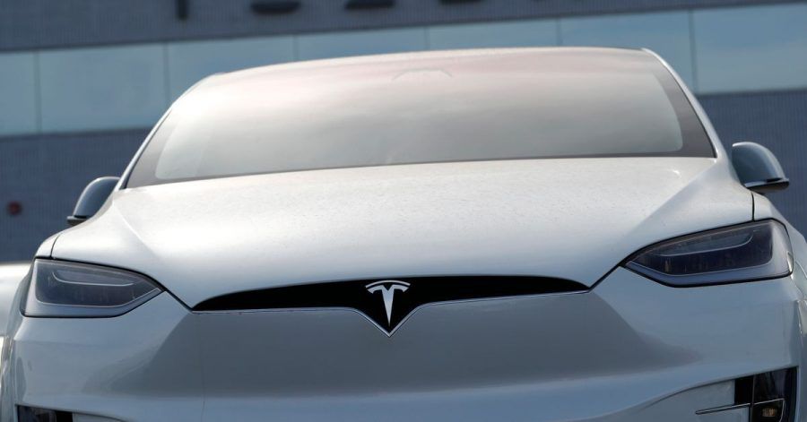 Weil Probleme beim zentralen Eingabebildschirm aufgetreten sind, ruft Tesla ältere Exemplare des Model-S und Model-X zurück.