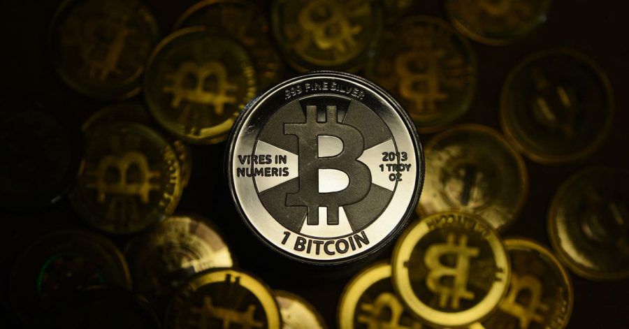 Viele vergleichen den Bitcoin mit Gold - Experten sind aber noch uneinig, ob Krytpowährungen und Edelmetalle tatsächlich die gleichen Eigenschaften auf den Finanzmärkten haben.