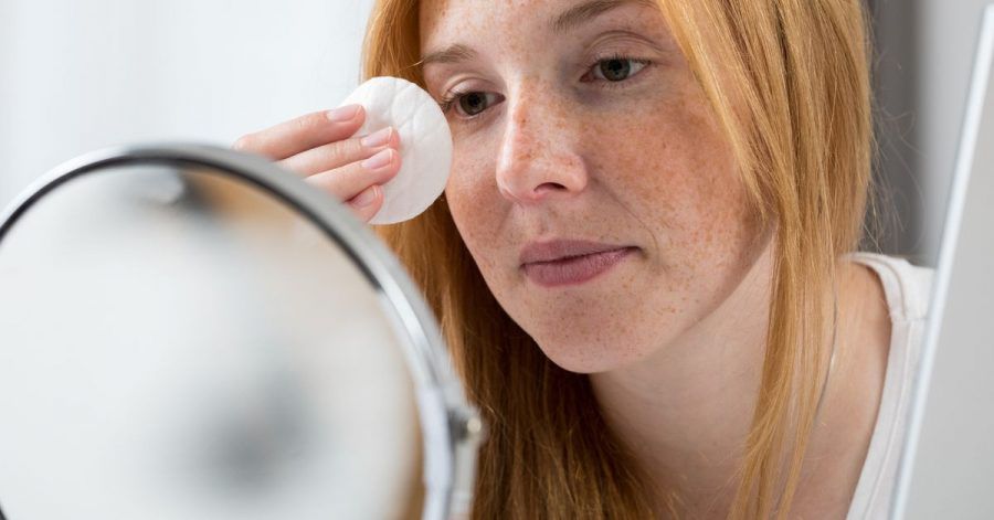 Mizellenwasser sollen das Make-up ohne großes Rubbeln und Reiben entfernen können.