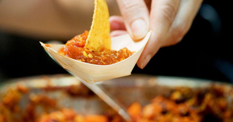Wer Chili sin Carne zubereiten möchte, greift gern auf vegetarisches Hack zurück.