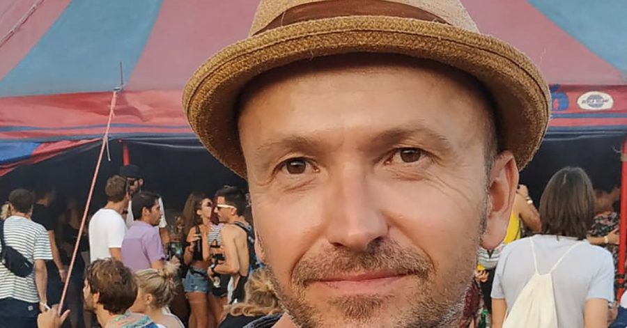 Nils Kratzer bei einem Festival (undatierte Aufnahme). Der Münchner hat wegen Altersdiskriminierung auf einem Open-Air-Event geklagt.