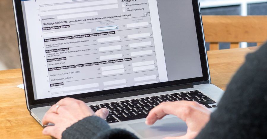 Viele Arbeitnehmer, die im vergangenen Jahr in Kurzarbeit waren, müssen eine Steuererklärung für 2020 abgeben.