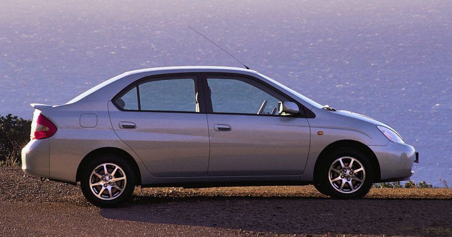 Pionierleistung in eher unscheinbarer Verpackung: Der Toyota Prius gilt als erstes Auto mit Hybridtechnik in Großserie.