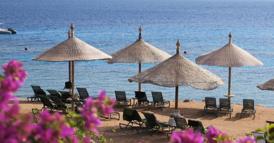 Wegen der Pandemie herrscht in der Reisebranche immer noch Flaute. DER Touristik schließt deswegen jetzt Tutzende Reisebüros.