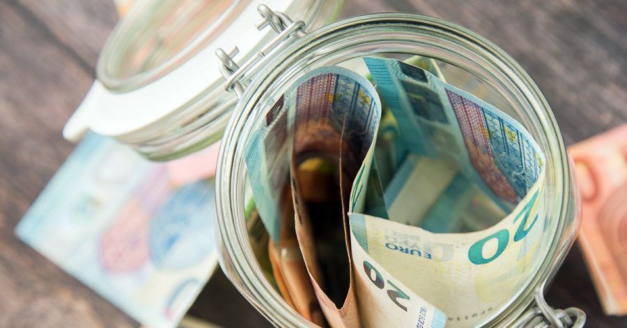 Häufige Geld-Tipps von Frauen für Frauen: finanziell unabhängig bleiben und sich nichts aufquatschen lassen.