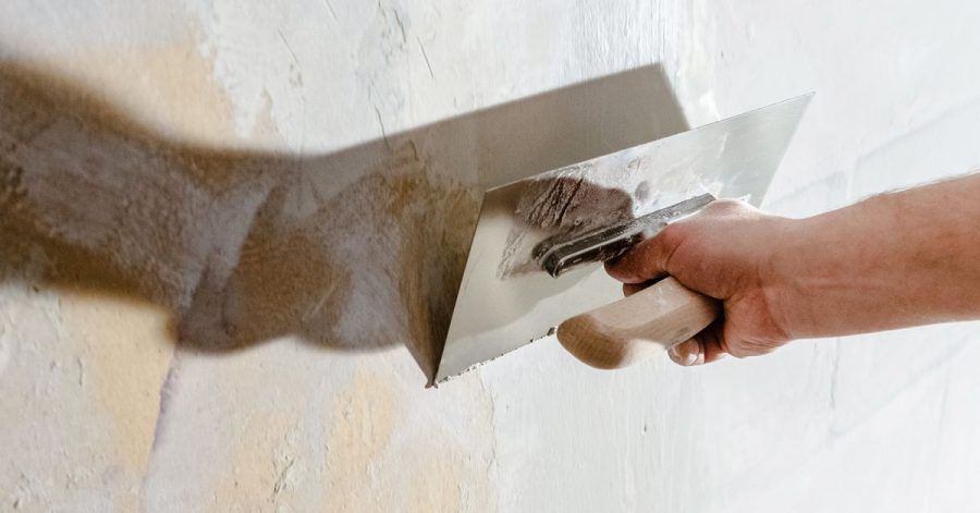 Wie viel Schadenersatz steht Immobilienkäufern bei Mängeln zu? Zählen hier die fiktiven oder die tatsächlichen Reperaturkosten? Damit beschäftigt sich gerade der BGH.