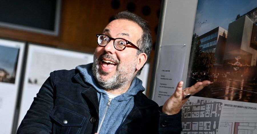 Barrie Kosky, Intendant der Komischen Oper in Berlin, schwört auf Hühnersuppe.