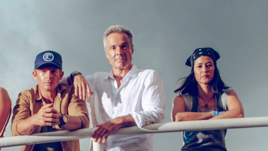 Teil des neuen "Retter der Meere"-Team (v.l.): Pit Wagner (Daniel Roesner), Reno Finnings (Hannes Jaenicke) und Yuna Bartosch (Luka Omoto). (ili/spot)
