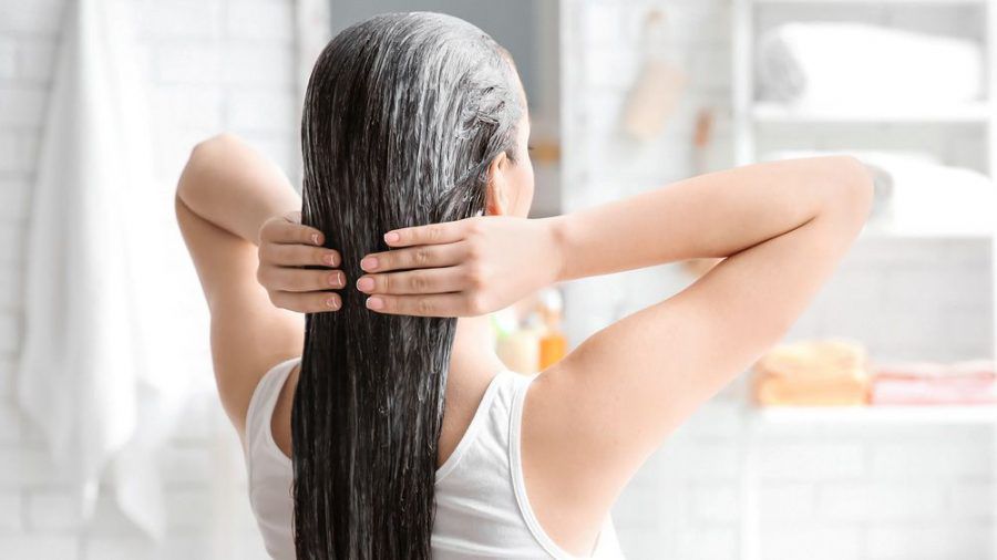 Wer seine Haare zu ausgiebig pflegt, tut sich keinen Gefallen. (kms/spot)