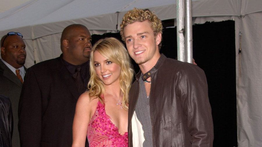 Britney Spears und Justin Timberlake bei den American Music Awards 2002 in Los Angeles. (wag/spot)