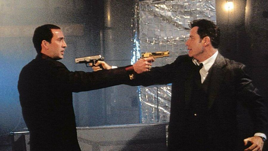 Nicolas Cage (l.) und John Travolta in "Im Körper des Feindes" aus dem Jahr 1997. (dr/spot)