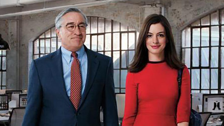 "Man lernt nie aus": Für Jules (Anne Hathaway) wird Ben (Robert De Niro) zu einem unverzichtbaren guten Freund (cg/spot)