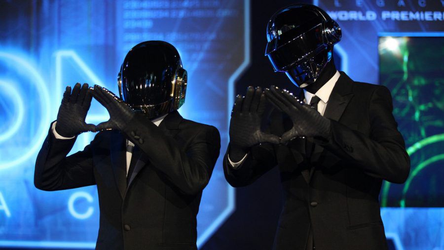 Daft Punk auf der Weltpremiere von "Tron" (mia/spot)