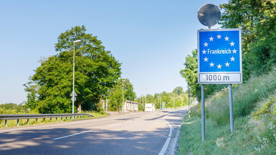 An der Grenze zu Frankreich muss mit verschärften Kontrollen gerechnet werden. (dr/spot)