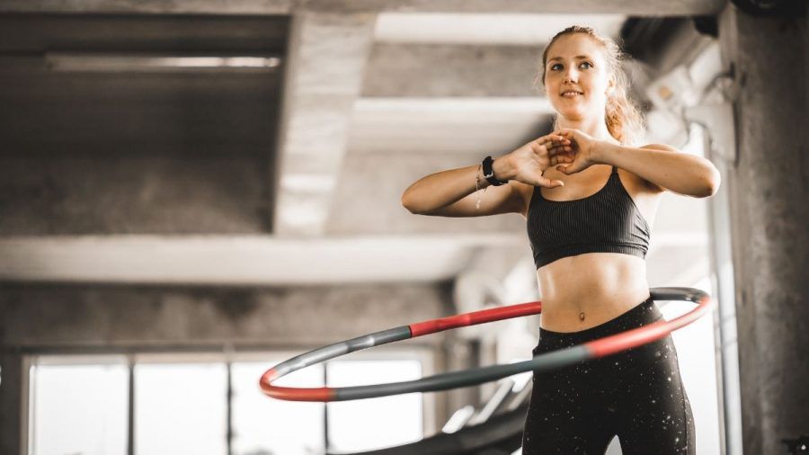 Hula-Hoop-Hype: Schlank und straff mit dem neuen Fitness-Trend