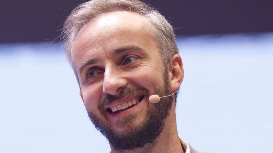 Video: Zum 40. Geburtstag: 3 Fakten über Jan Böhmermann