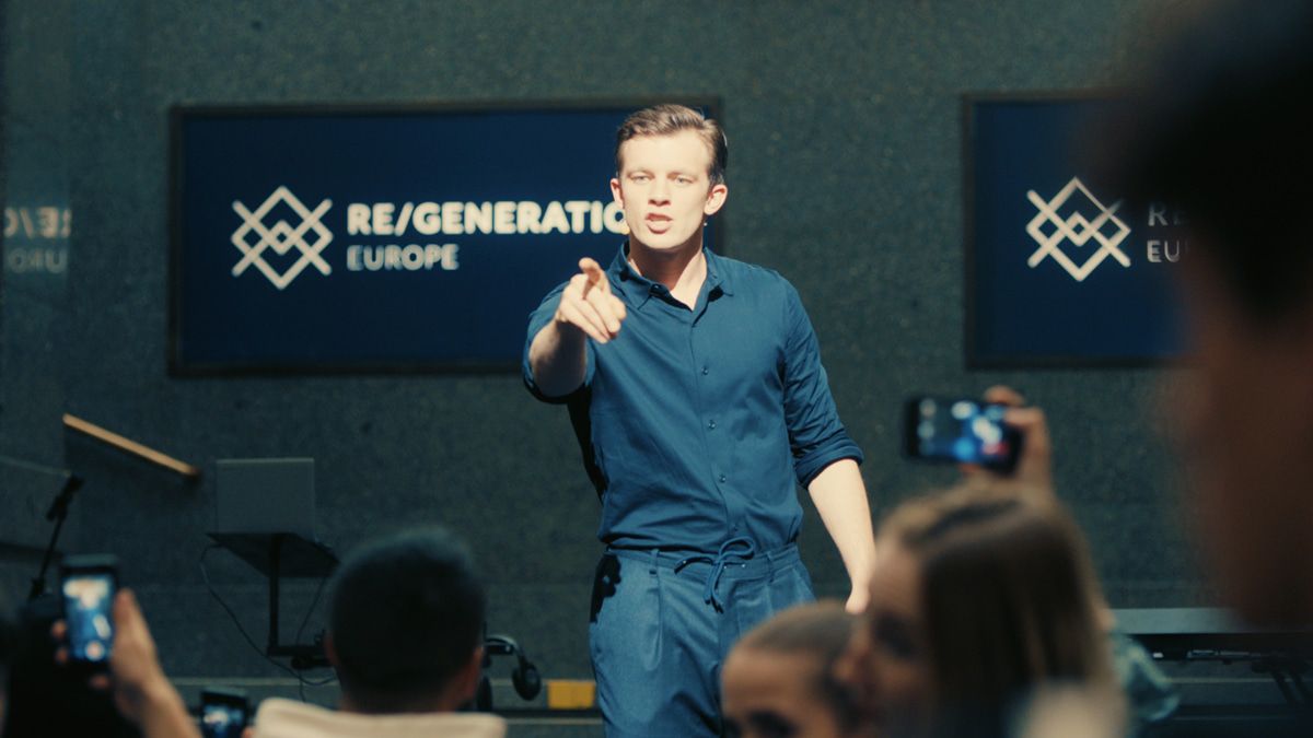 Preview: Janis Niewöhner & Luna Wedler in "Je suis Karl"