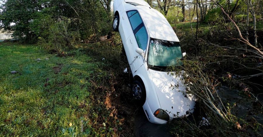 Ein von den Fluten mitgerissenes Auto in Nashville.