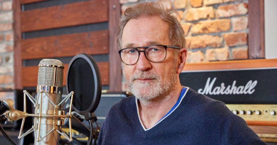 Peter Lohmeyer im Tonstudio in Hamburg.