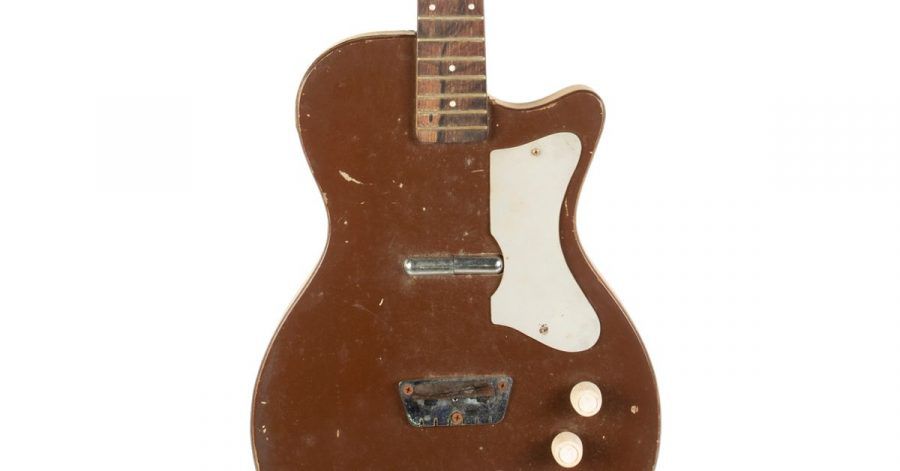 Eine Silvertone Danelectro Gitarre von Gretsch, die einst Tom Petty und George Harrison gehörte.