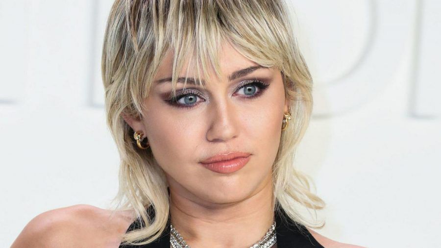 Sängerin Miley Cyrus ist aktuell wohl die berühmteste Vokuhila-Trägerin. (cos/spot)