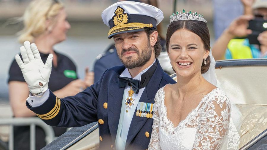 Prinz Carl Philip und Prinzessin Sofia von Schweden haben 2015 geheiratet und freuen sich zum dritten Mal über Nachwuchs. (jru/spot)
