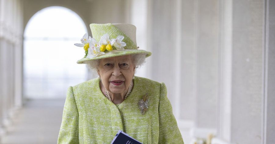Im Frühlingslook: Queen Elizabeth beim Besuch des Kriegerdenkmals für Commonwealth-Soldaten.