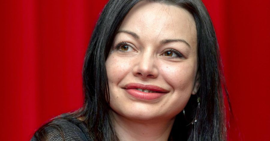 Die Schauspielerin Cosma Shiva Hagen braucht nicht viel Platz.