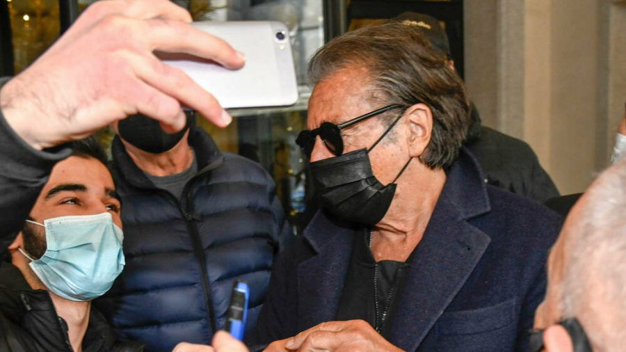 Al Pacino nimmt sich geduldig Zeit für seine Fans. (rto/spot)