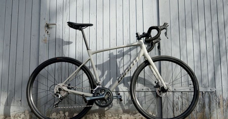 Giants Contend AR 2 ist ein Allrounder - gedacht unter anderem für Einsteiger im Rennradsport.