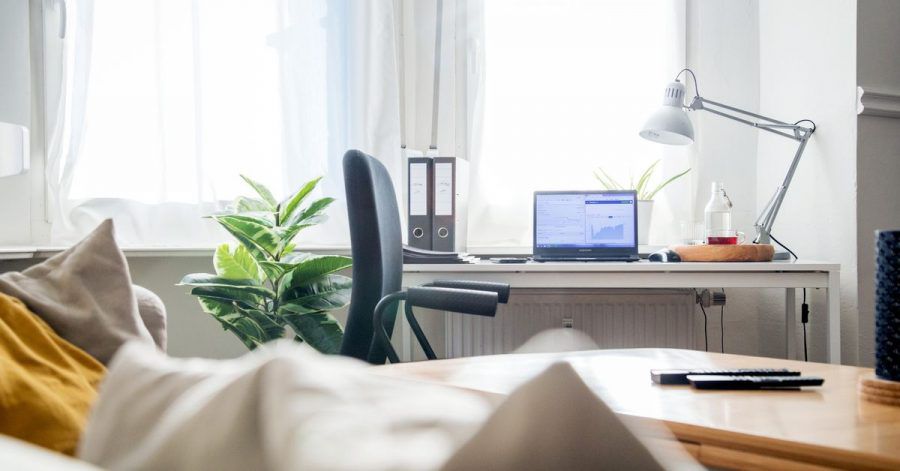 Laptop, Lampe, Bürostuhl: Jede Anschaffung für den Arbeitsplatz Zuhause kann man in der Steuererklärung geltend machen.