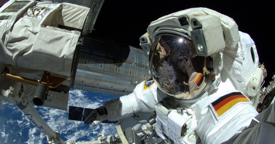 Der deutsche Astronaut Alexander Gerst arbeitet am an der Internationalen Raumstation ISS. (Archivbild)