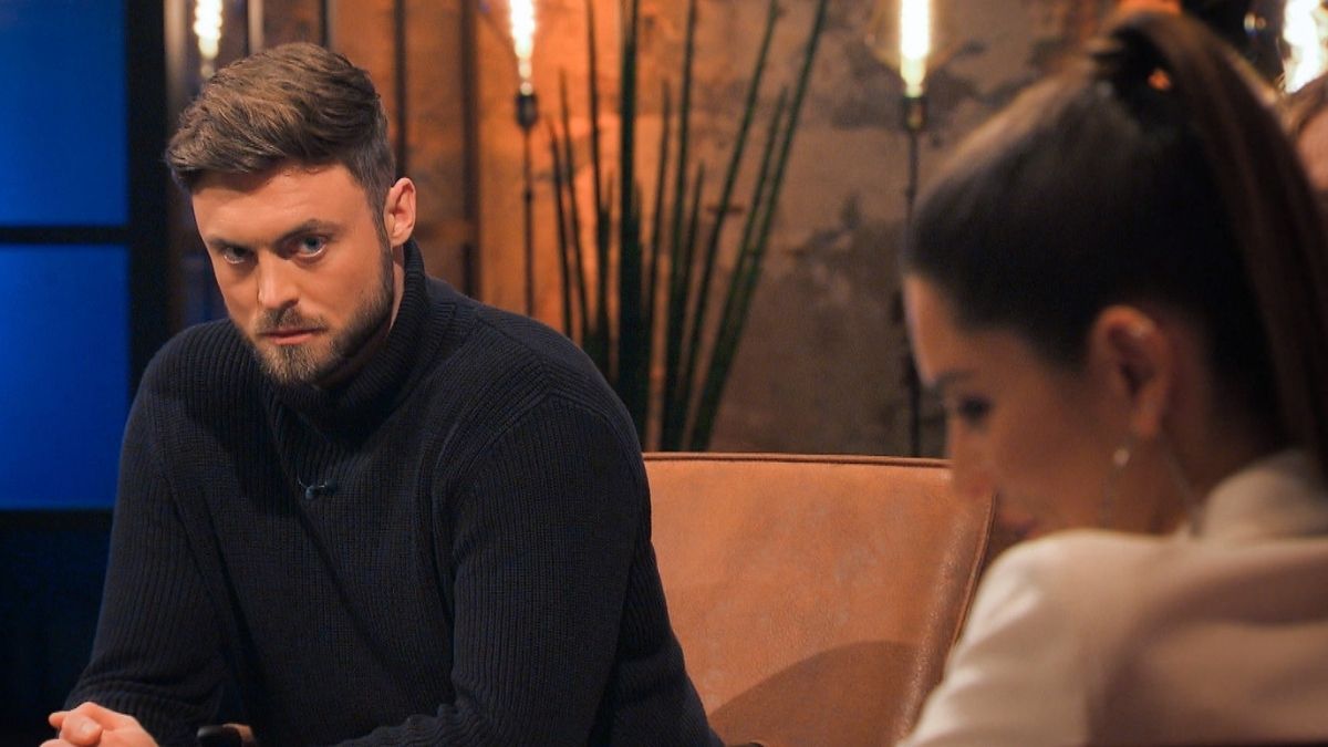 Nach "Bachelor"-Aussprache: Niko flüsterte Michèle heimlich etwas ins Ohr!