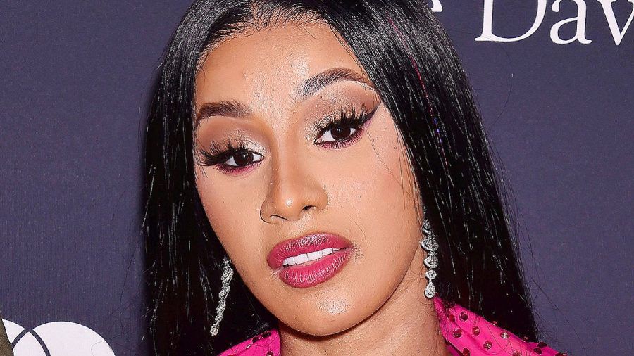 Cardi B will Selena Gomez´s Musikkarriere retten