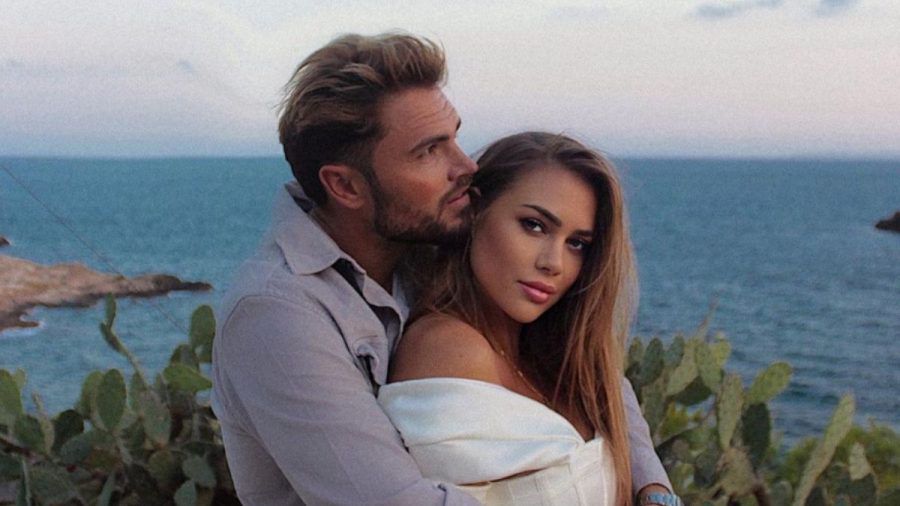 Jessica Paszka und Johannes Haller verteilen Plastik im Meer: Shitstorm!